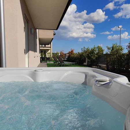 San Giorgio Design Home Con Jacuzzi Privata Colà Eksteriør billede
