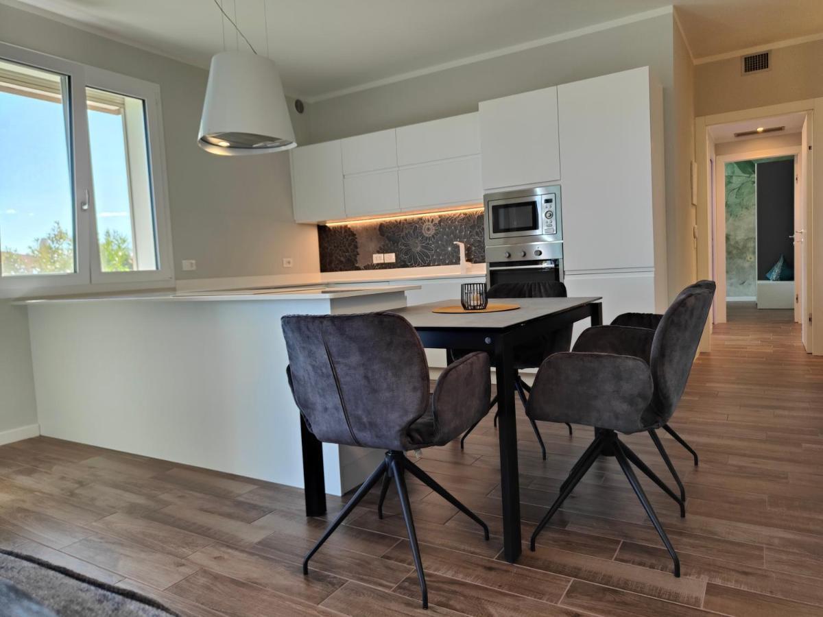 San Giorgio Design Home Con Jacuzzi Privata Colà Eksteriør billede